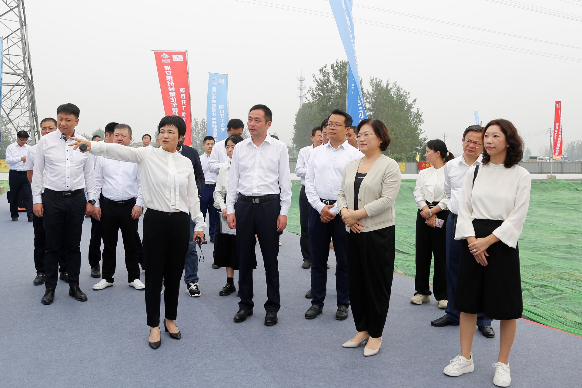 淮安易游轻量化车载新型显示组件项目开工建设3.JPG