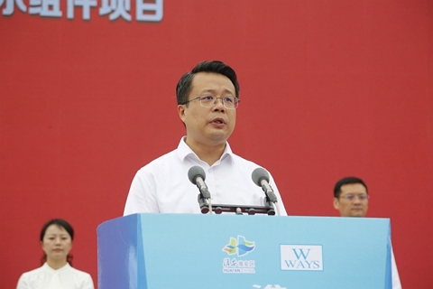 淮安易游轻量化车载新型显示组件项目开工建设4.JPG